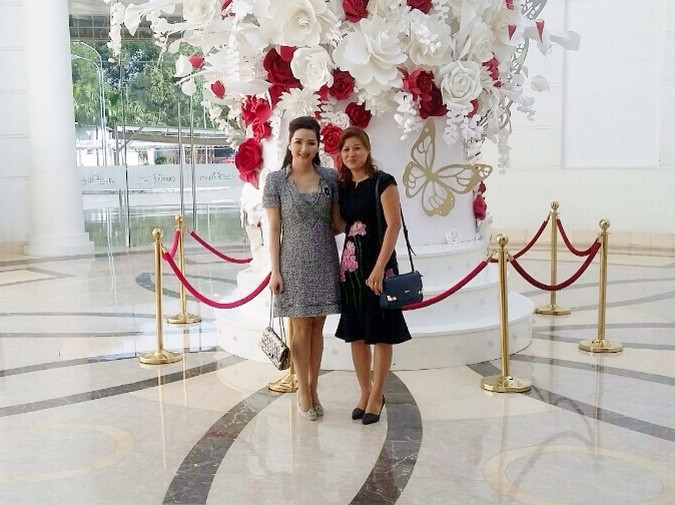 Hoa hậu Giáng My và Bảo Thoa, nhà thiết kế Monna.